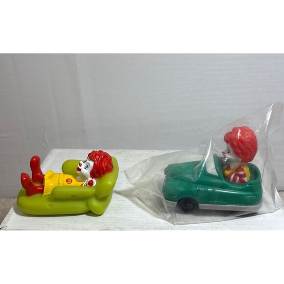 2008 McDonalds Green Car & Lounge Chair Baby McDonald Figurines Set Of 2 - - Picture 2 of 7